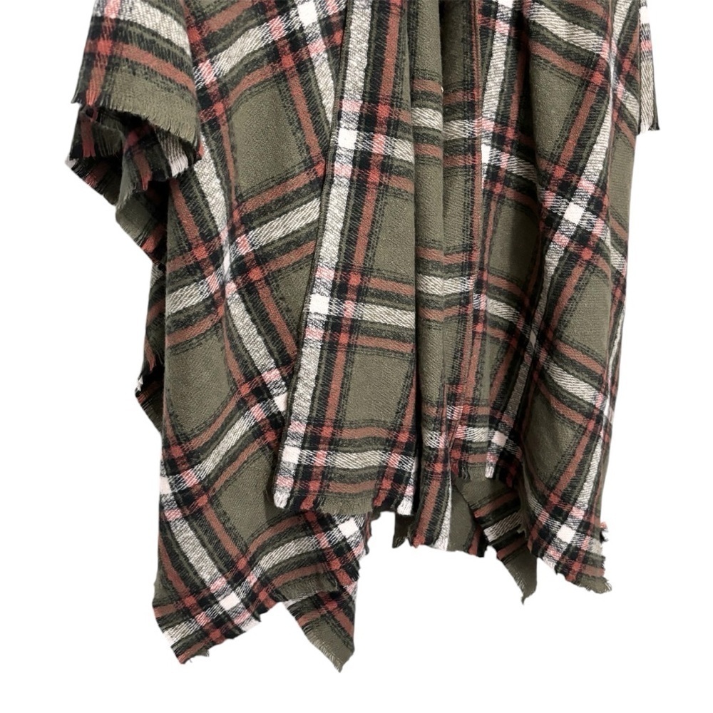 Women's Old Navy green plaid poncho blanket shawl one size - Picture 3 of 8